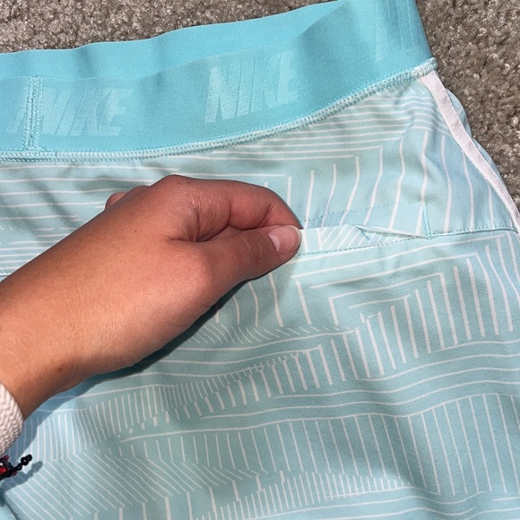 Nike Golf Skirt - Picture 3 of 4